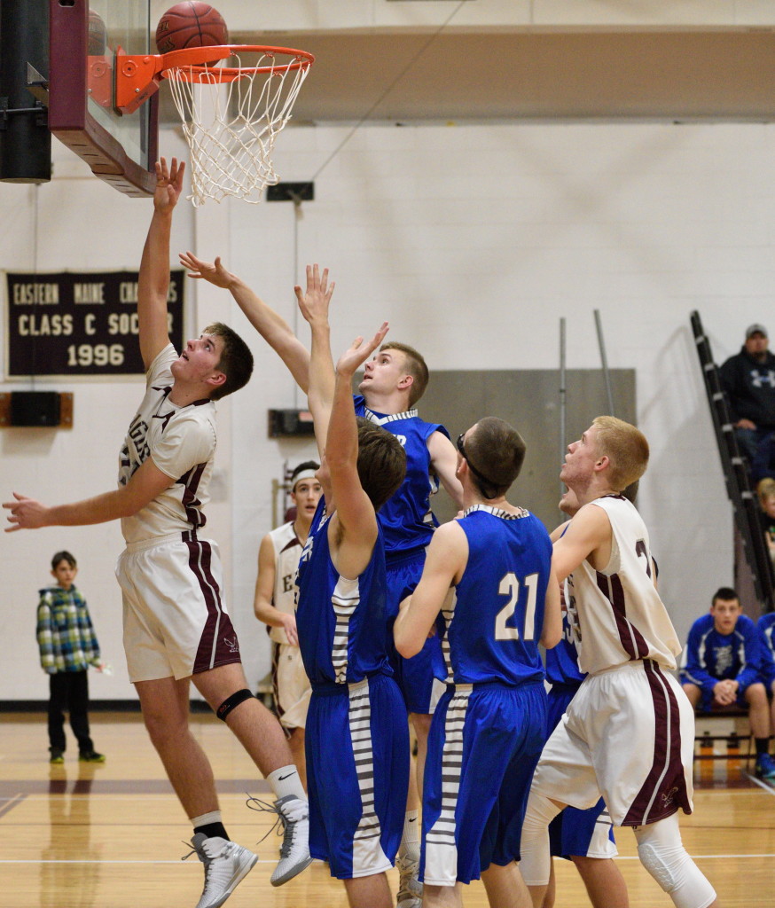 Nick Szwez goes for a layup against Sumner. Photo by Franklin Brown