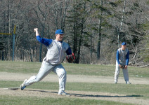 Mariner Ethan Shepard throws