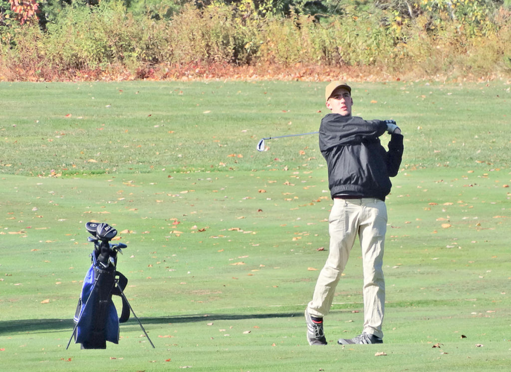 Last shots for Eagle golfers