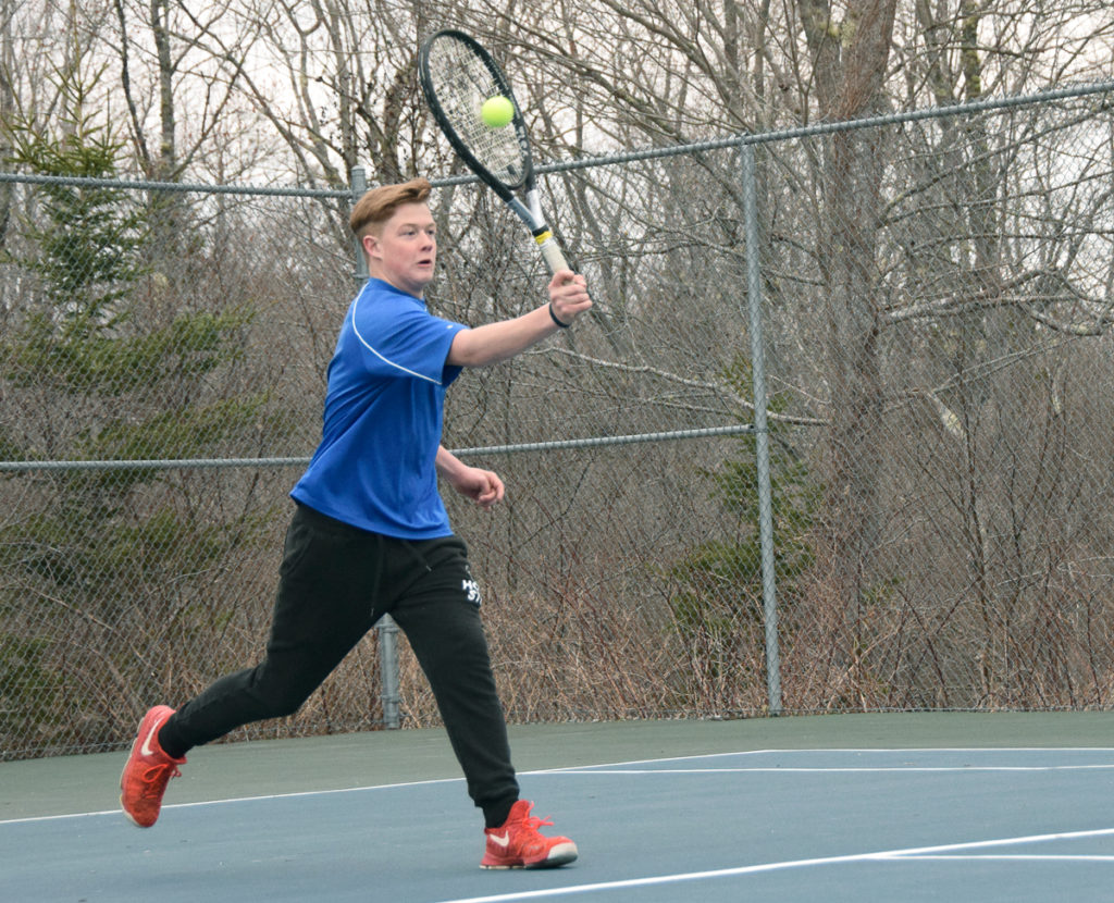 Mariner tennis swings into action